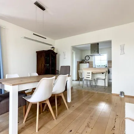 Апартаменты The Frisian House *